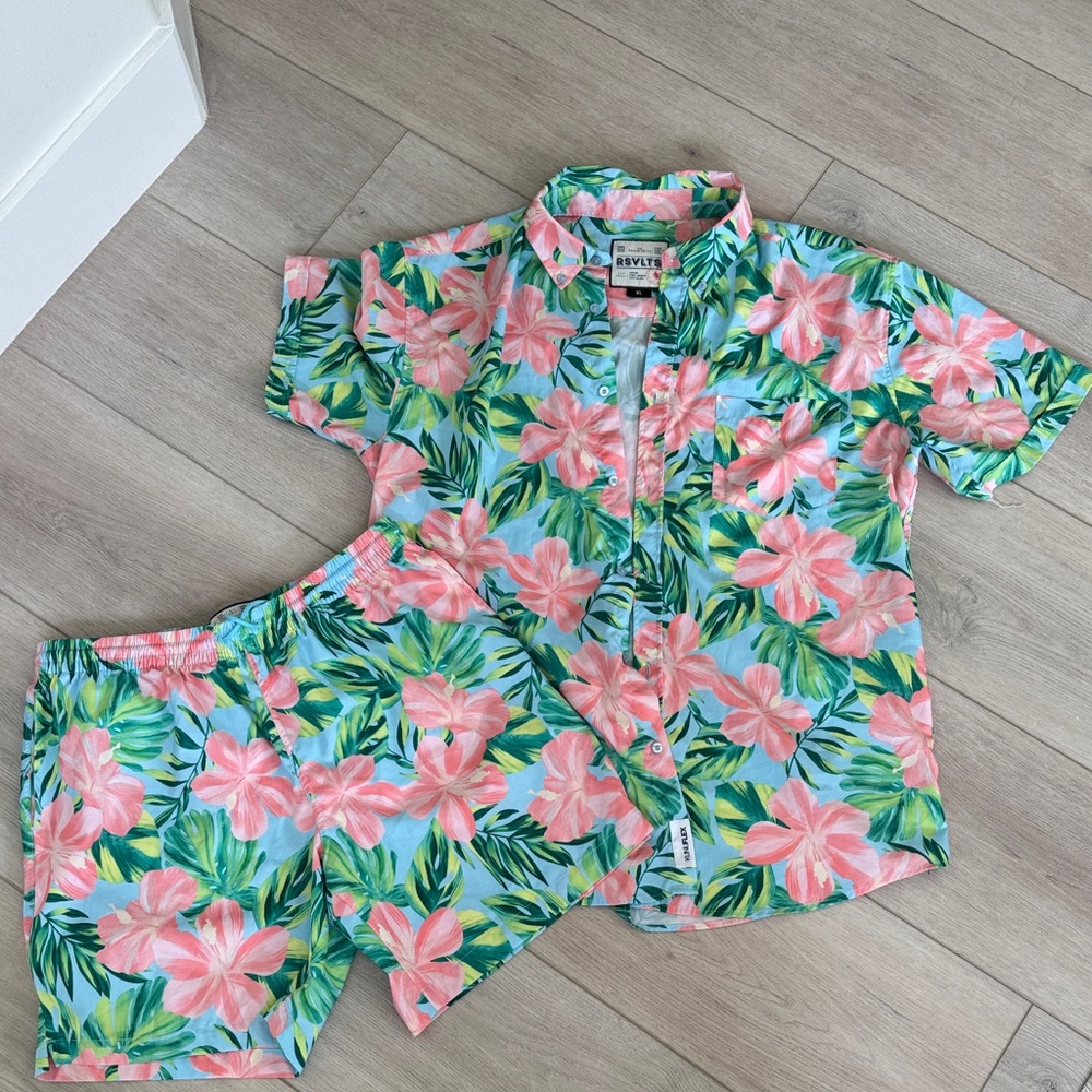 RSVLTS Pink and Green Floral Men Shorts & Polo